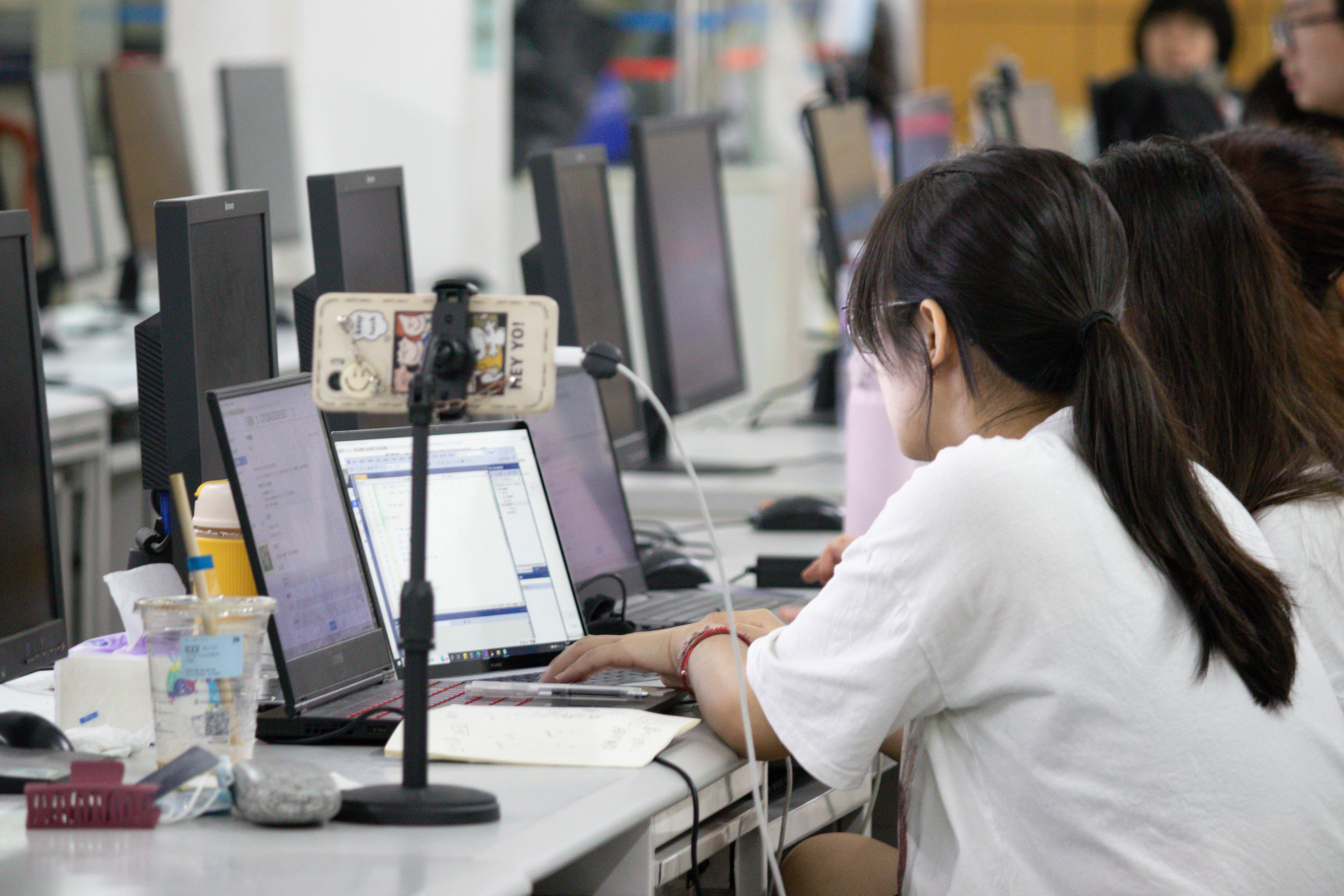 202206计算机学院和工学部人工智能学院承办第十九届广东省大学生程序设计竞赛1.jpg